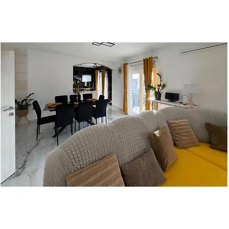 Lejlighed Cozy In With Wifi Trogir