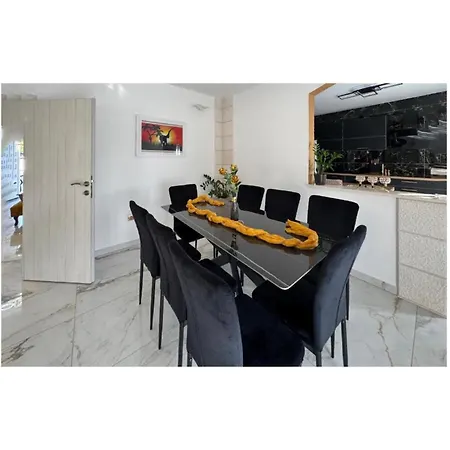 Apartament Stunning In With Wifi Trogir